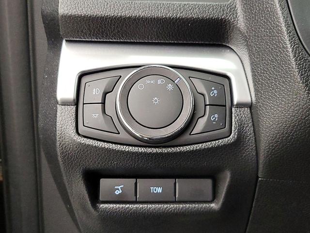 Photo of 2018 Black Ford Explorer