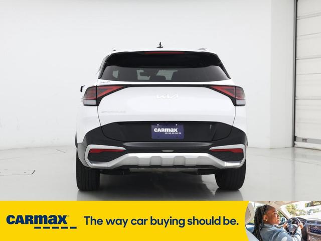 Photo of 2023 White Kia Sportage