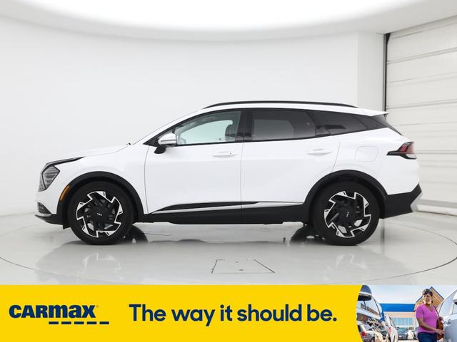 Photo of 2023 White Kia Sportage