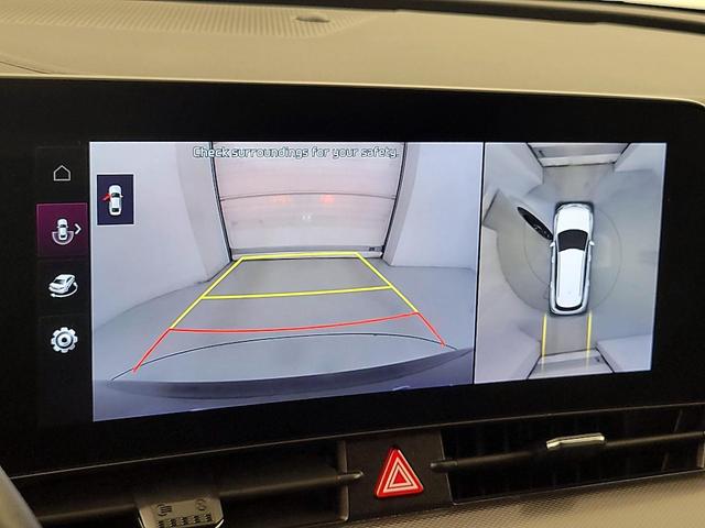 Photo of 2023 White Kia Sportage