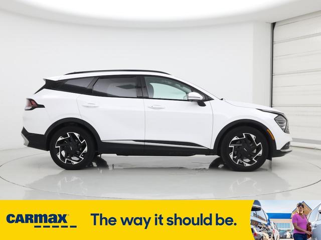 Photo of 2023 White Kia Sportage