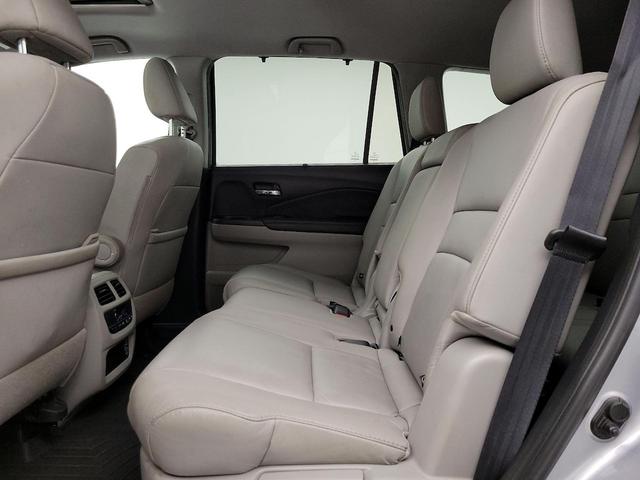 Photo of 2021 Silver Honda Pilot
