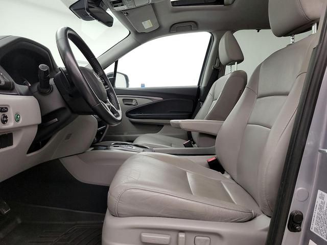 Photo of 2021 Silver Honda Pilot