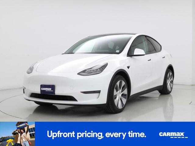 Photo of 2021 White Tesla Model Y