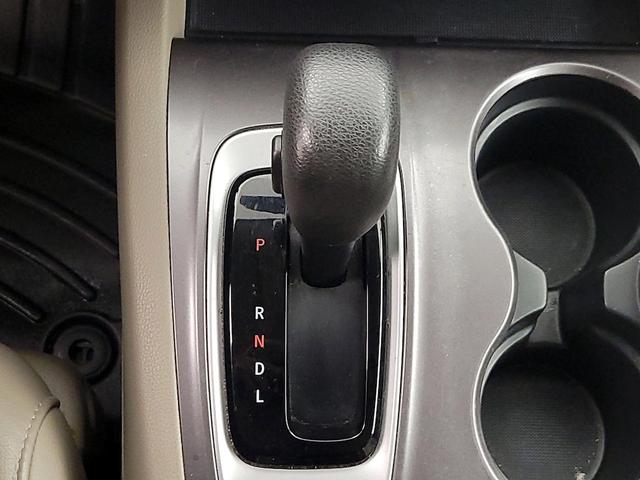 Photo of 2016 White Honda Pilot