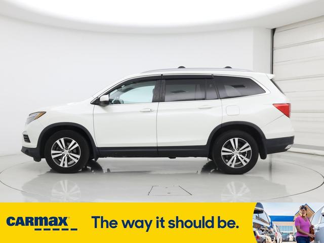 Photo of 2016 White Honda Pilot