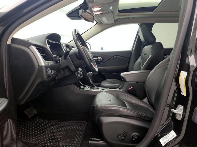 Photo of 2014 Black Jeep Cherokee