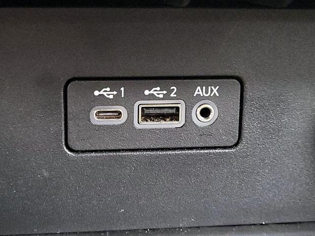 Photo of 2023 White Nissan Altima