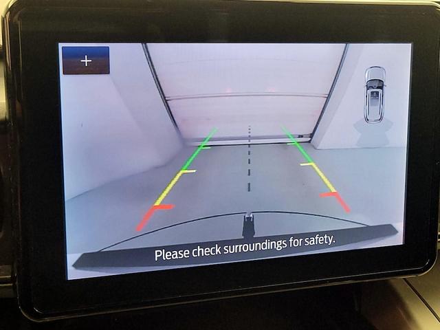 Photo of 2021 White Ford Explorer