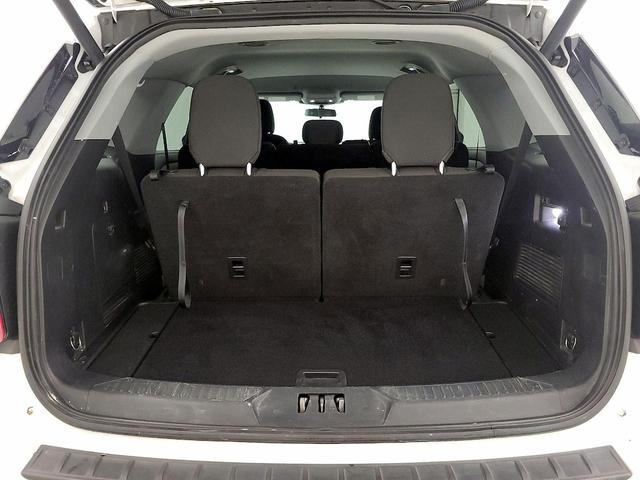 Photo of 2021 White Ford Explorer