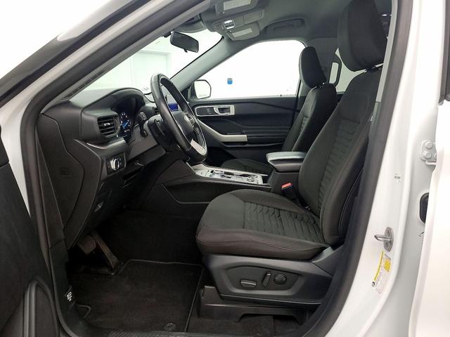 Photo of 2021 White Ford Explorer