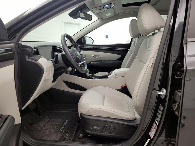Photo of 2022 Black Hyundai TUCSON