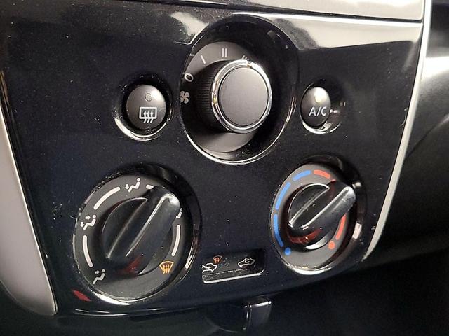 Photo of 2016 White Nissan Versa Note