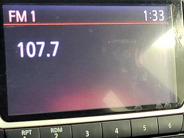 Photo of 2016 White Nissan Versa Note