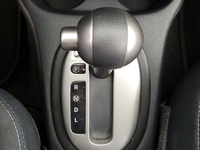 Photo of 2016 White Nissan Versa Note