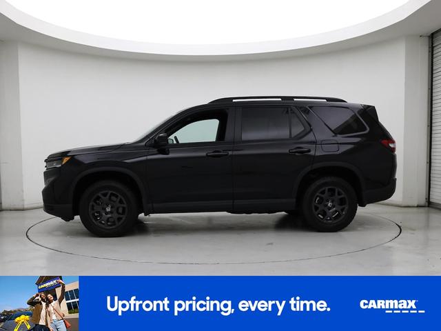 Photo of 2023 Black Honda Pilot