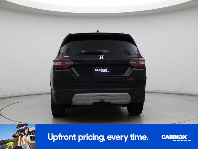 Photo of 2023 Black Honda Pilot