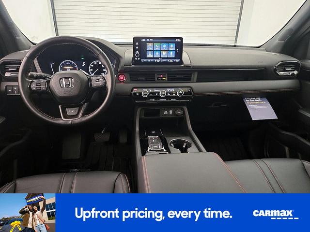 Photo of 2023 Black Honda Pilot
