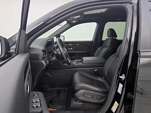 Photo of 2023 Black Honda Pilot