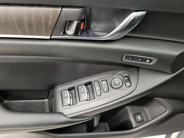Photo of 2021 Gray Honda Accord