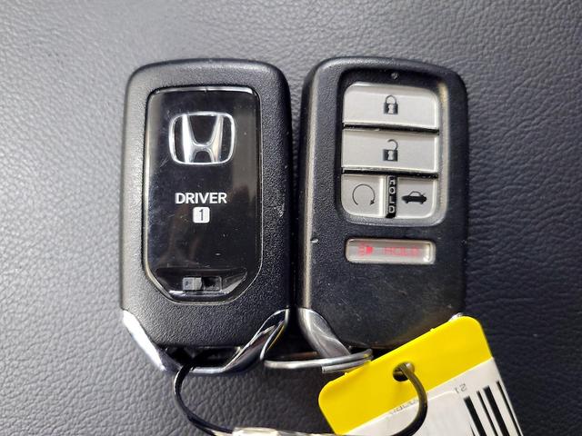 Photo of 2021 Gray Honda Accord