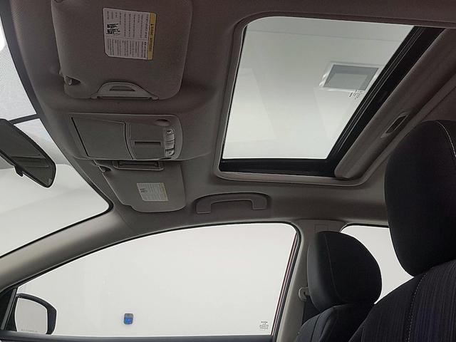 Photo of 2016 Red Nissan Sentra