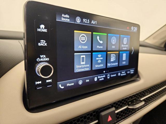 Photo of 2025 White Honda HR-V