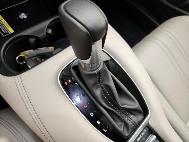 Photo of 2025 White Honda HR-V