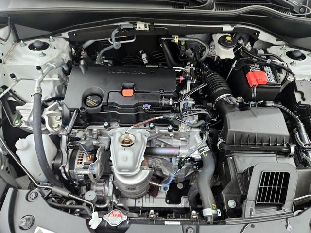 Photo of 2025 White Honda HR-V