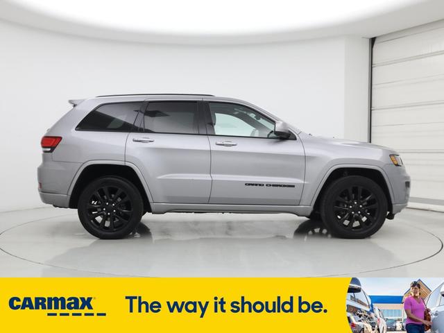 Photo of 2020 Gray Jeep Grand Cherokee