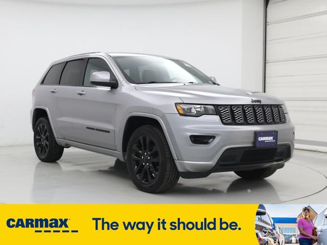 Photo of 2020 Gray Jeep Grand Cherokee