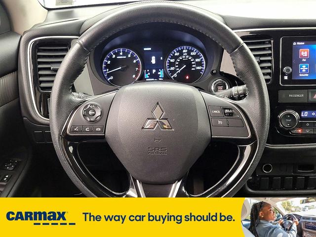Photo of 2018 Silver Mitsubishi Outlander