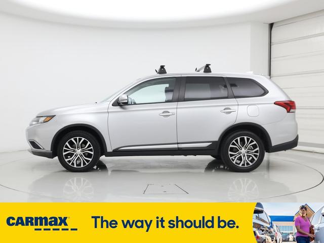 Photo of 2018 Silver Mitsubishi Outlander