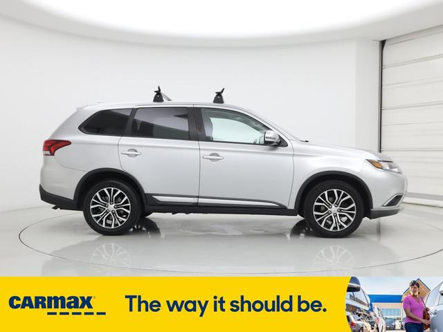 Photo of 2018 Silver Mitsubishi Outlander