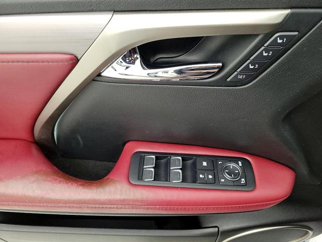 Photo of 2017 White Lexus RX 350