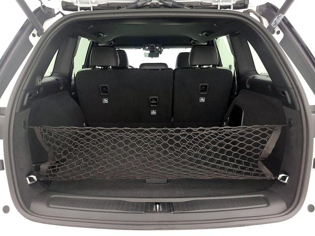 Photo of 2022 White Jeep Grand Cherokee