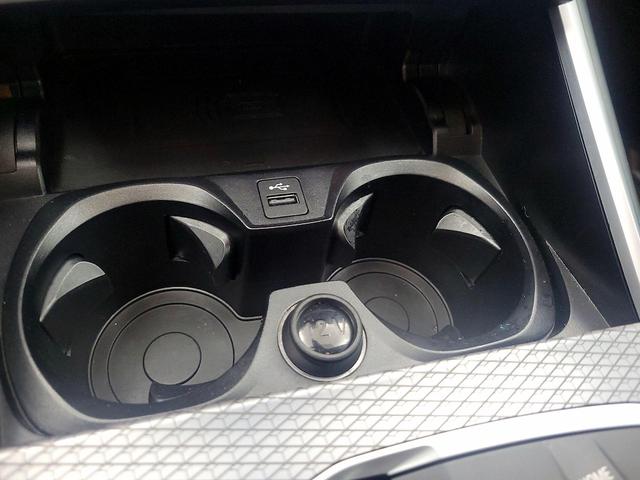 Photo of 2024 Blue BMW 330