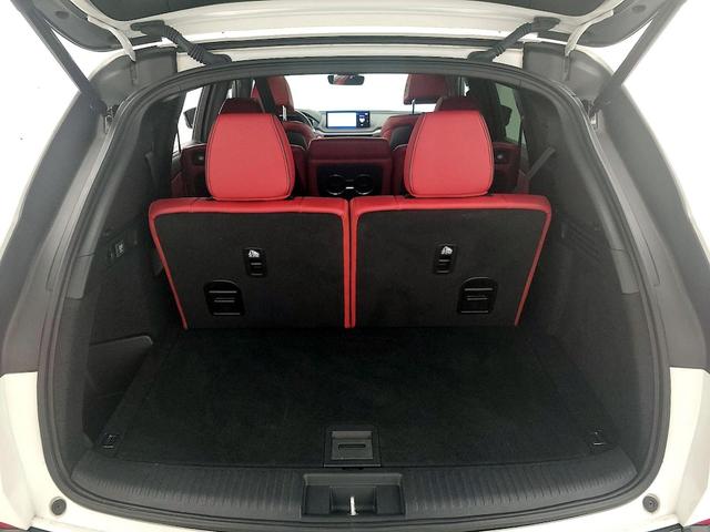 Photo of 2022 White Acura MDX