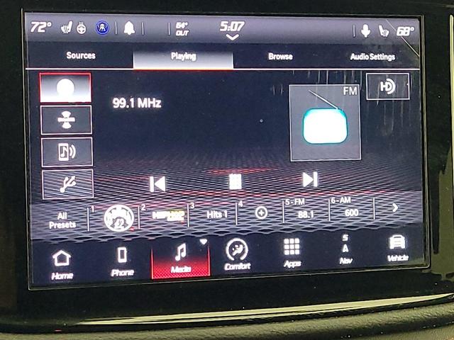 Photo of 2022 White Dodge Durango