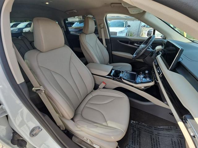 Photo of 2023 Pristine White Metallic Tri-Coat Lincoln Nautilus