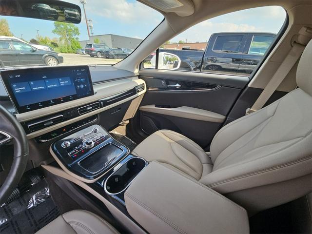 Photo of 2023 Pristine White Metallic Tri-Coat Lincoln Nautilus
