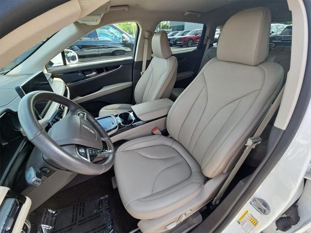 Photo of 2023 Pristine White Metallic Tri-Coat Lincoln Nautilus