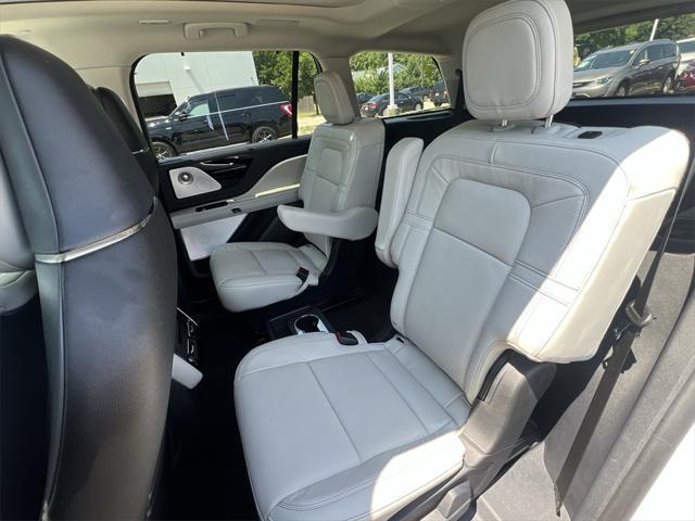Photo of 2025 Pearl Metallic Lincoln Aviator