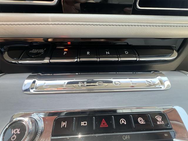 Photo of 2025 Pearl Metallic Lincoln Aviator