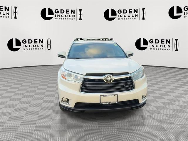 Photo of 2016 Blizzard Pearl Toyota Highlander