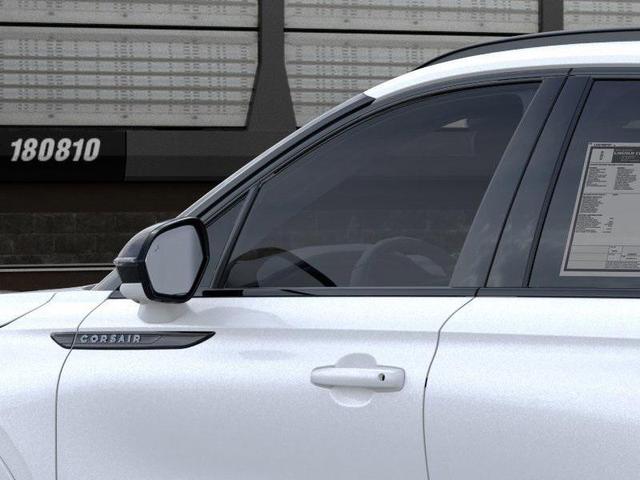 Photo of 2025 Pristine White Metallic Tri-Coat Lincoln Corsair