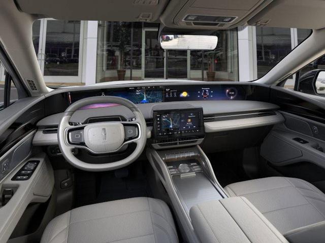 Photo of 2025 White Platinum Clearcoat Metallic Lincoln Nautilus