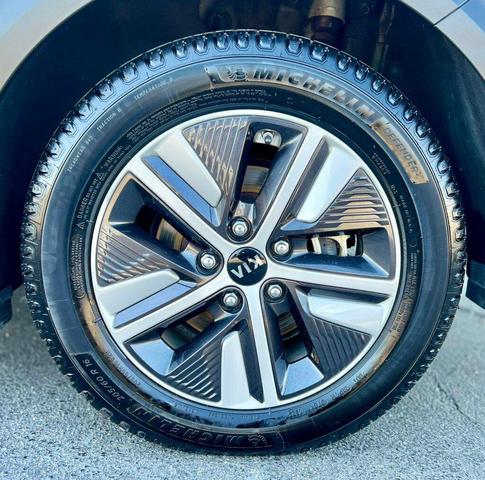 Photo of 2020 Silky Silver Kia Niro Plug-In Hybrid