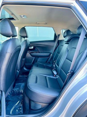 Photo of 2020 Silky Silver Kia Niro Plug-In Hybrid