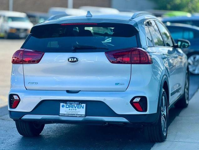 Photo of 2020 Silky Silver Kia Niro Plug-In Hybrid